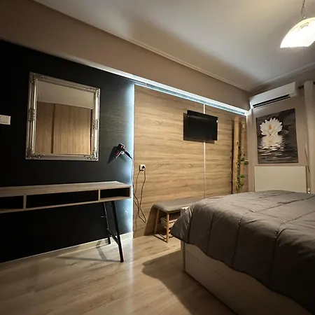 Perikleous 5 Diamerisma Kondoulis House