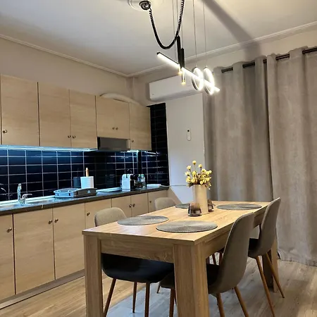 Perikleous 5 Diamerisma Kondoulis House *