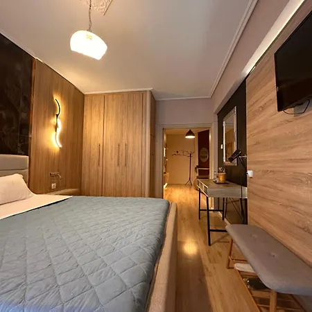 Perikleous 5 Diamerisma Kondoulis House Апартаменты Калампака