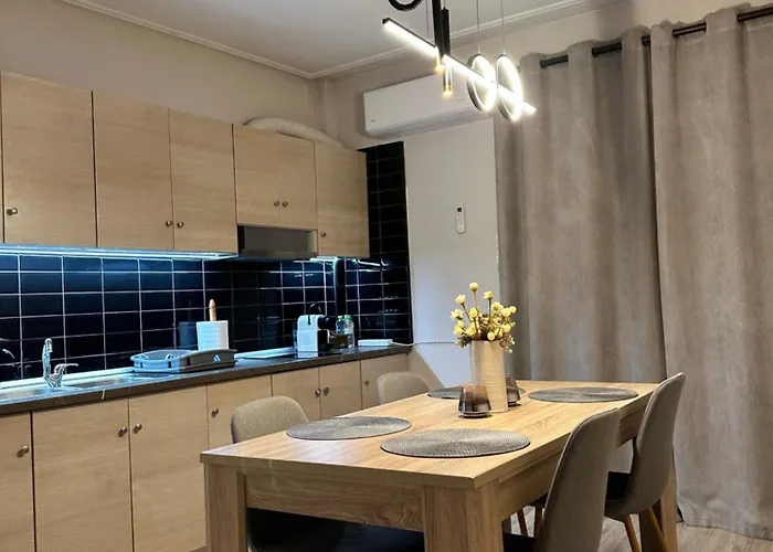 Perikleous 5 Diamerisma Kondoulis House *